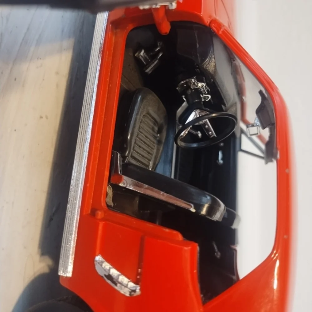 FORD MUSTANG RED COUPE 1:18 RF.8122 1 OF 2500 SPECIAL REISSUE 2003 MIRA SOLIDO